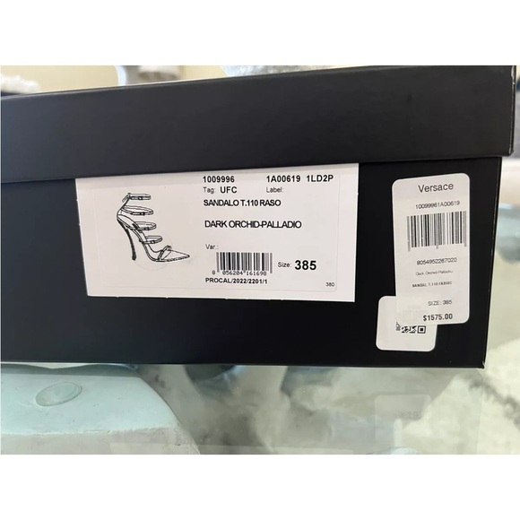 Authentic NIB Versace Pin-Point Leather Sandal Women's - Picture 15 of 15